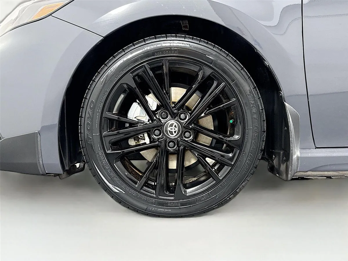 2025 Toyota Camry SE thumbnail 43