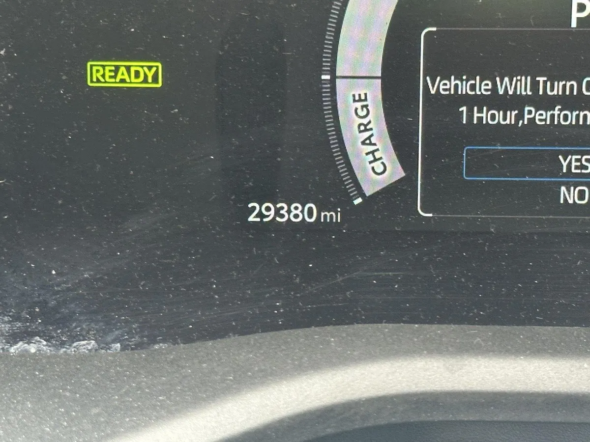 2025 Toyota Camry SE thumbnail 12