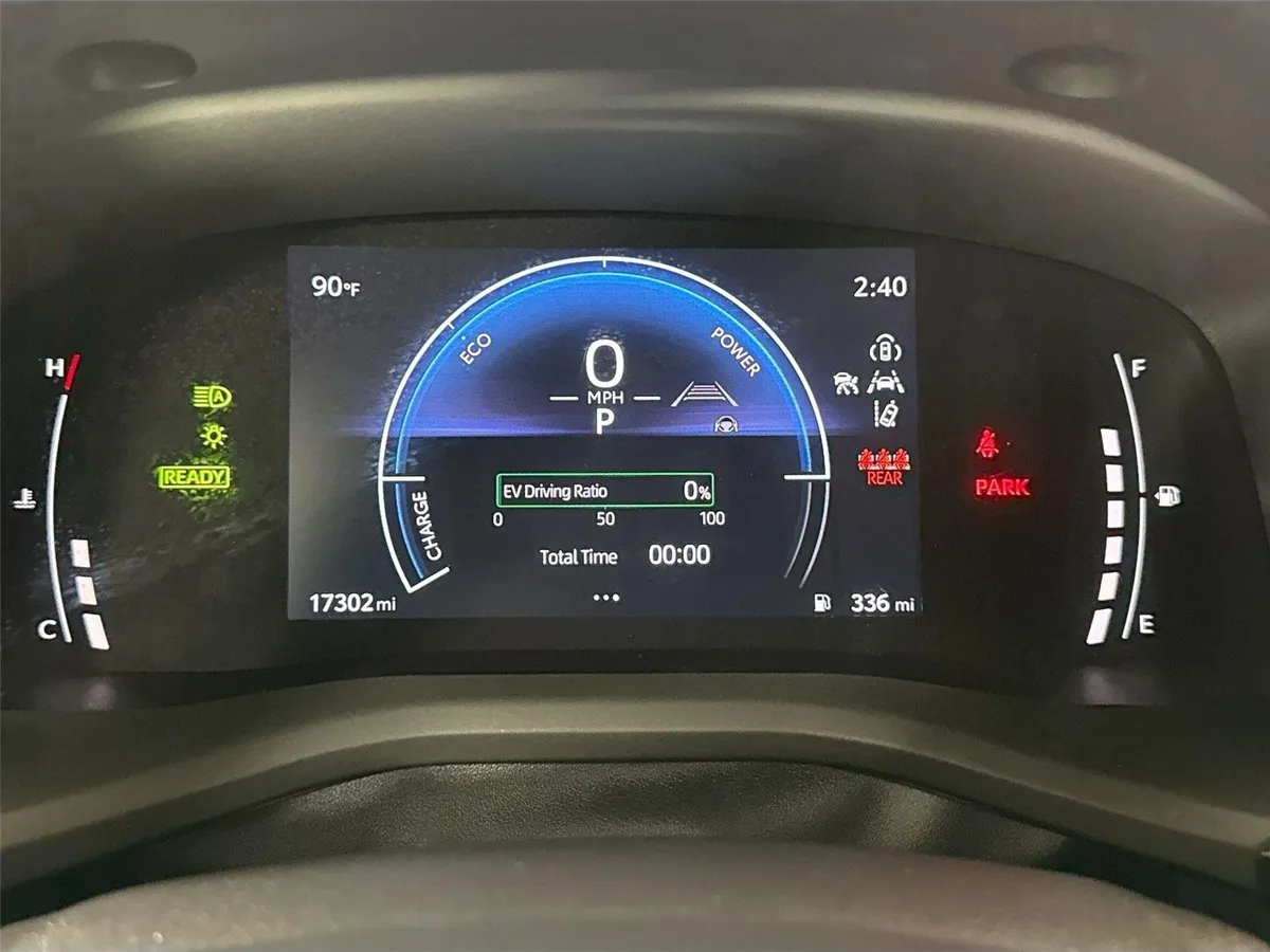 2025 Toyota Camry SE thumbnail 20