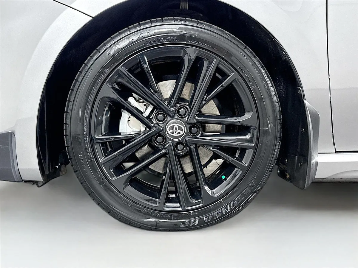 2025 Toyota Camry SE thumbnail 45