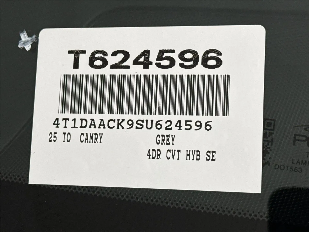2025 Toyota Camry SE thumbnail 46
