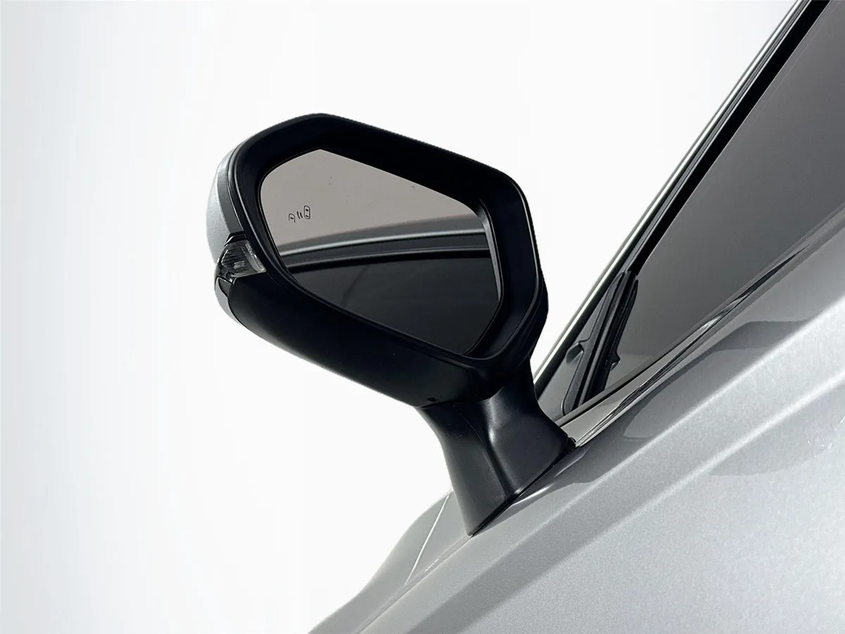 2025 Toyota Camry SE thumbnail 5