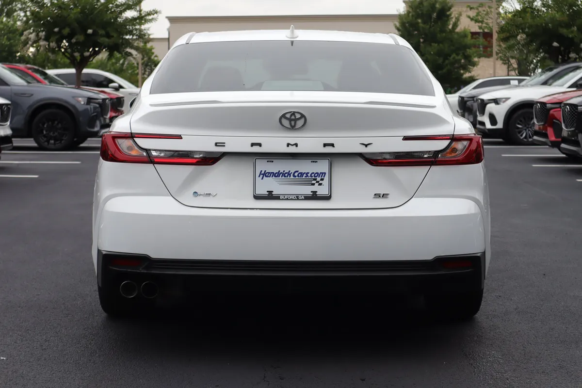 2025 Toyota Camry SE thumbnail 36