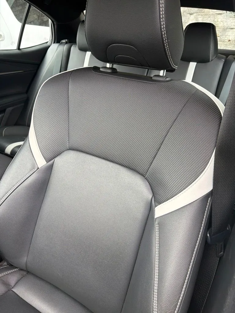 2025 Toyota Camry SE thumbnail 5