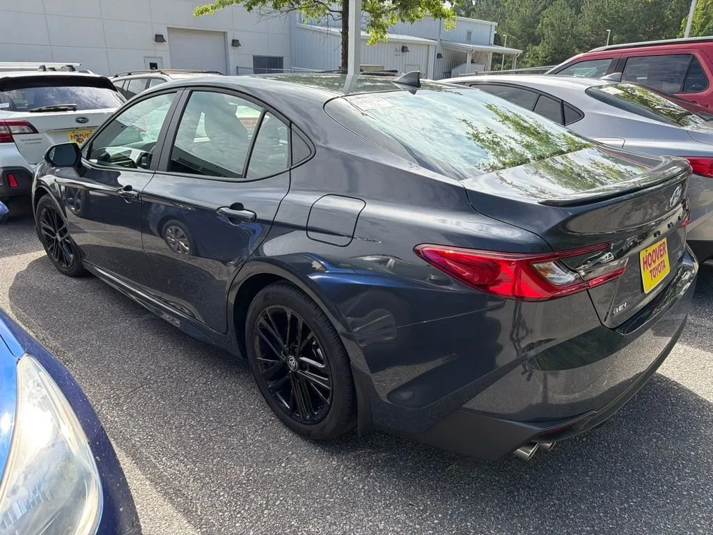 2025 Toyota Camry SE thumbnail 2