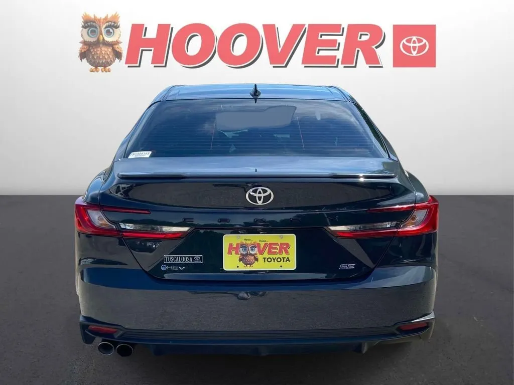 2025 Toyota Camry SE thumbnail 3