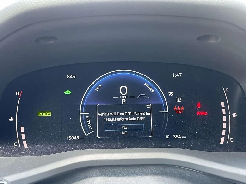 2025 Toyota Camry SE thumbnail 23
