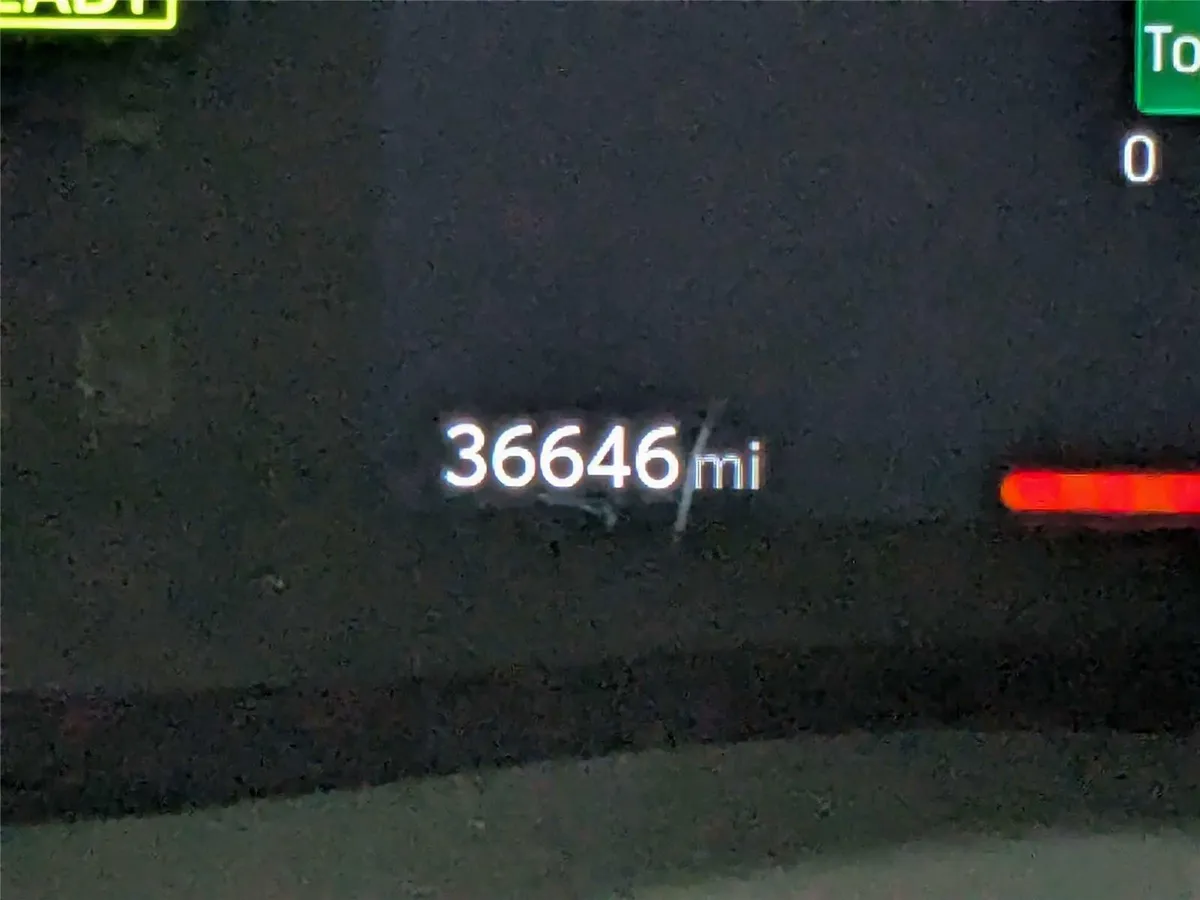 2025 Toyota Camry SE thumbnail 18