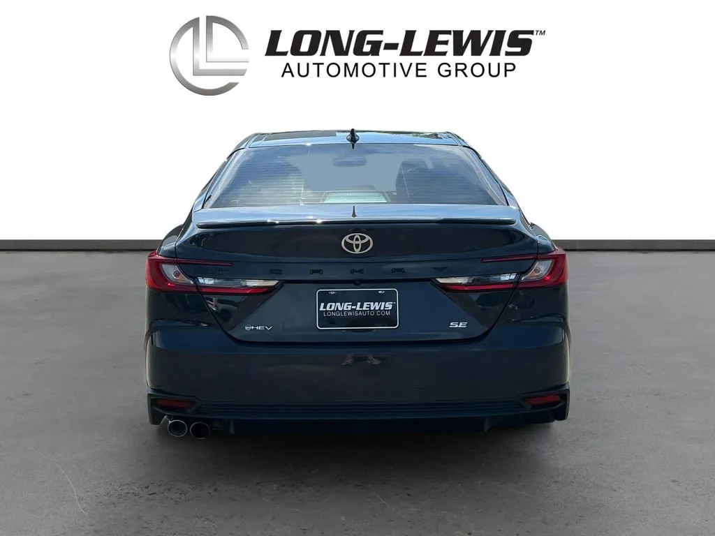 2025 Toyota Camry SE thumbnail 5