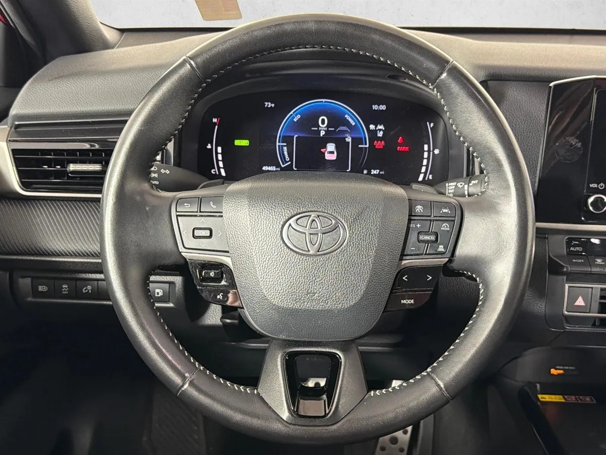 2025 Toyota Camry SE thumbnail 23
