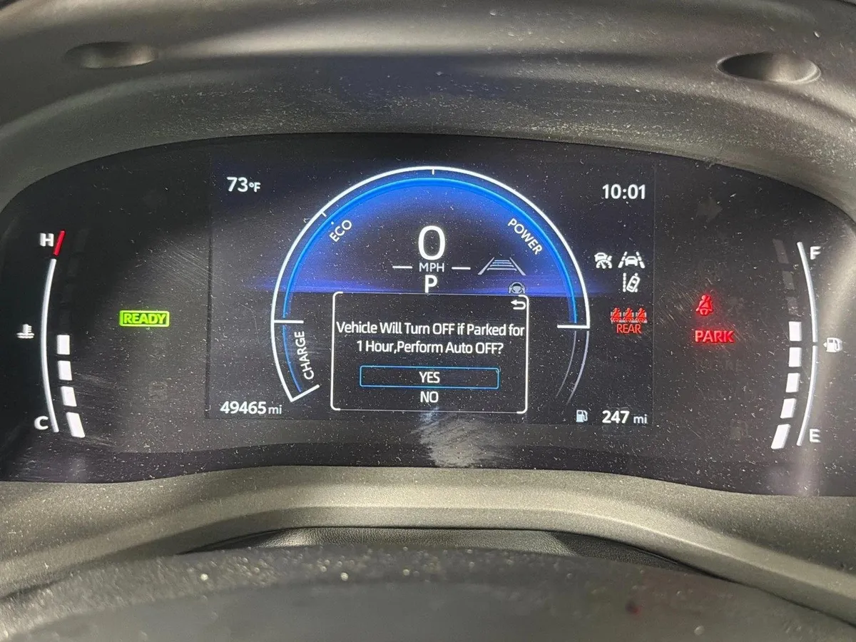 2025 Toyota Camry SE thumbnail 26