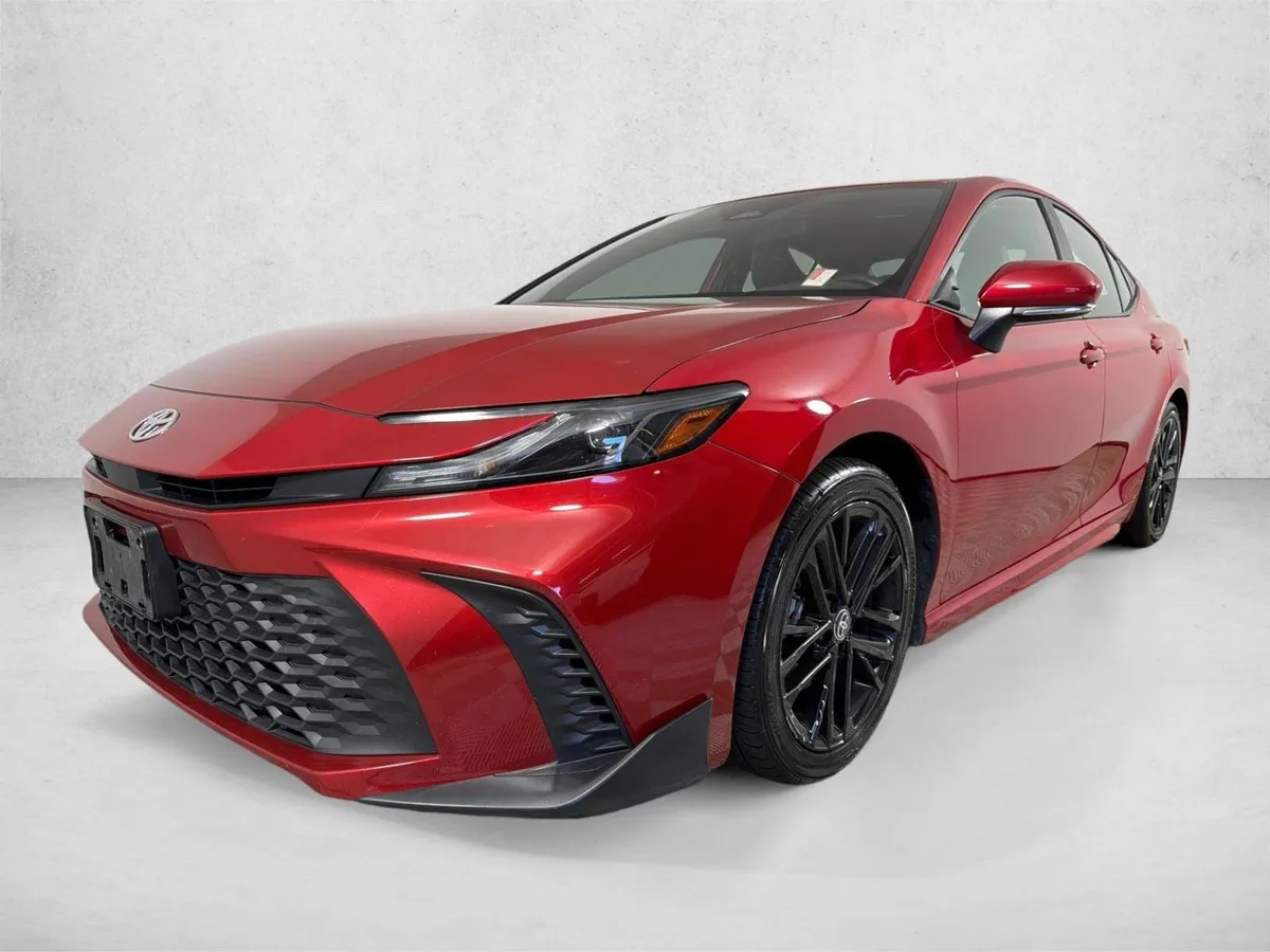 2025 Toyota Camry SE thumbnail 7