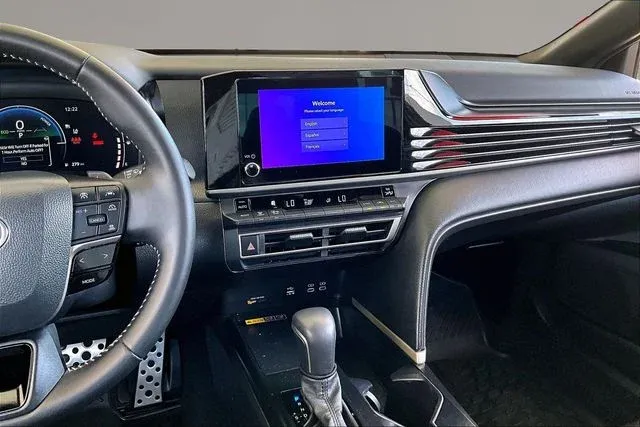 2025 Toyota Camry SE thumbnail 9