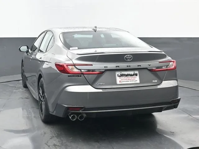 2025 Toyota Camry SE thumbnail 20