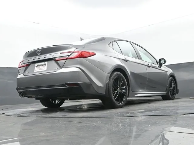 2025 Toyota Camry SE thumbnail 27