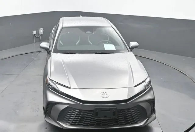 2025 Toyota Camry SE thumbnail 30