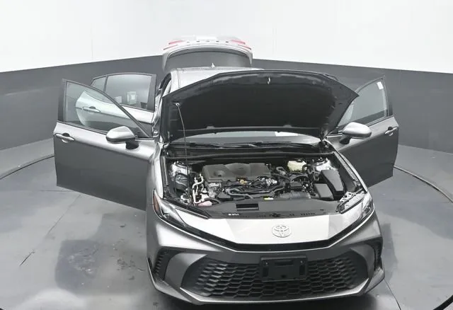 2025 Toyota Camry SE thumbnail 35