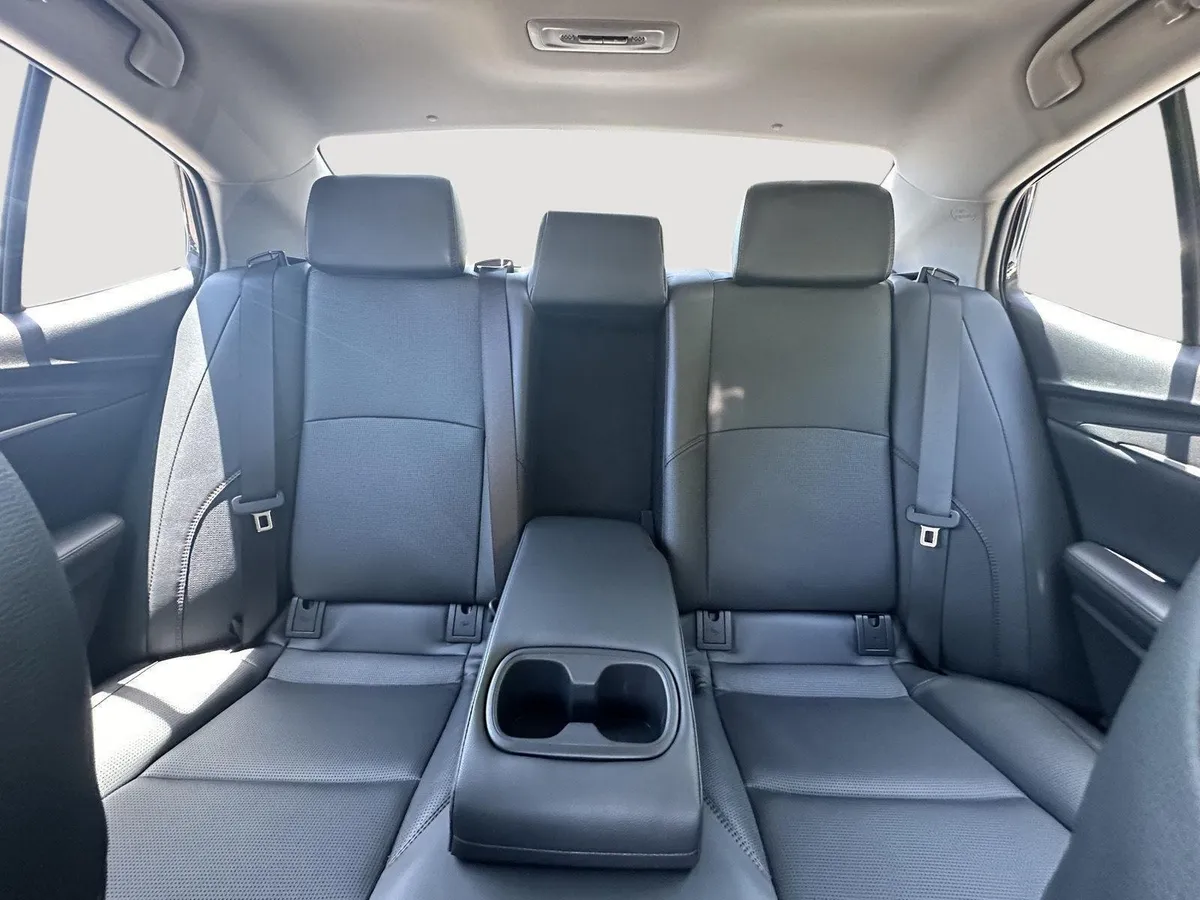 2025 Toyota Camry XLE thumbnail 13