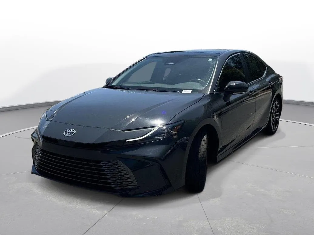 2025 Toyota Camry XLE thumbnail 2