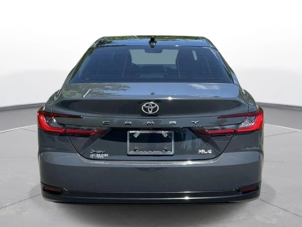 2025 Toyota Camry XLE thumbnail 7