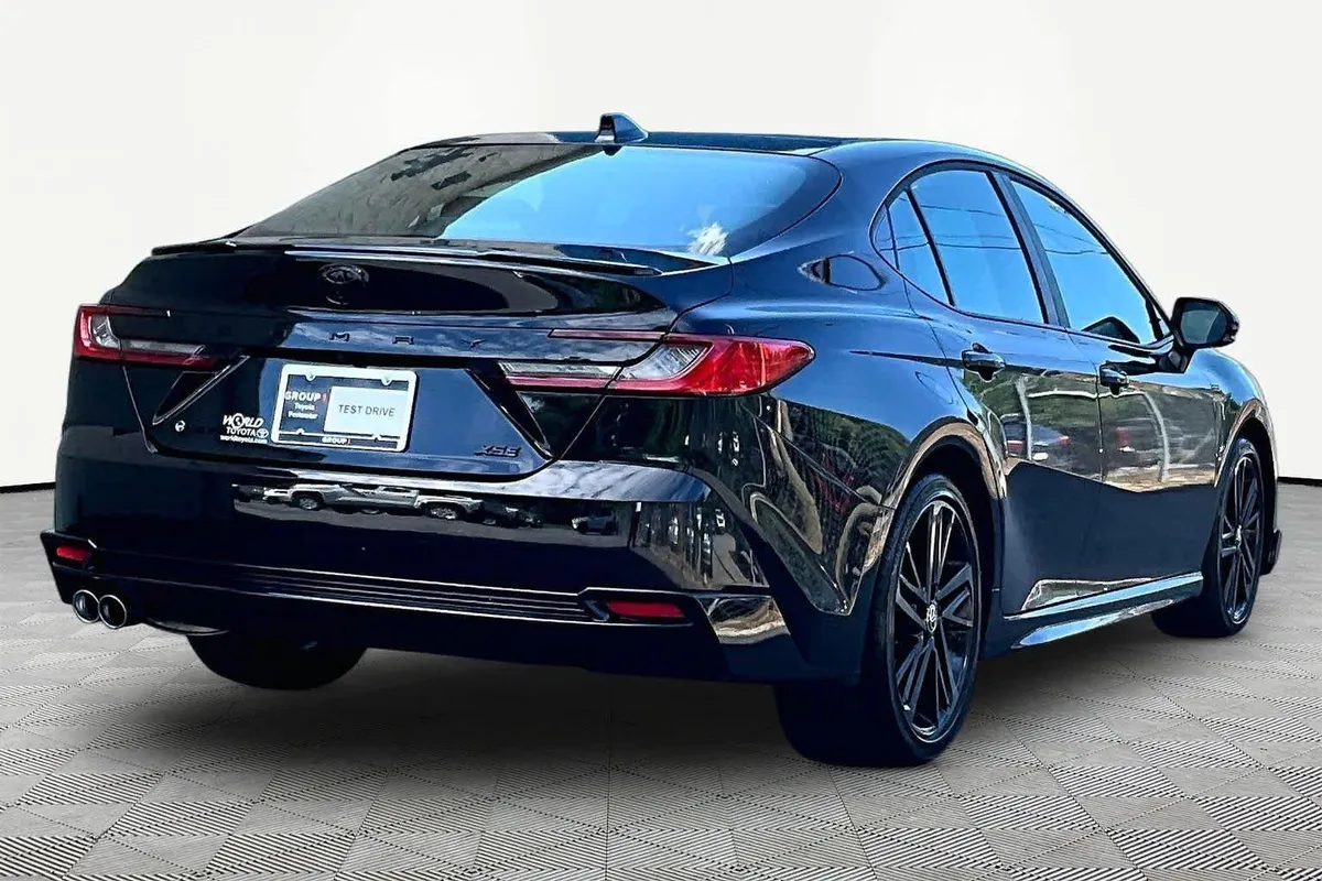2025 Toyota Camry XSE thumbnail 13