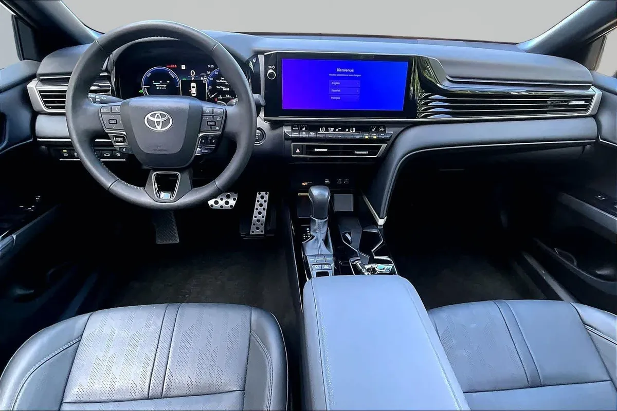 2025 Toyota Camry XSE thumbnail 16