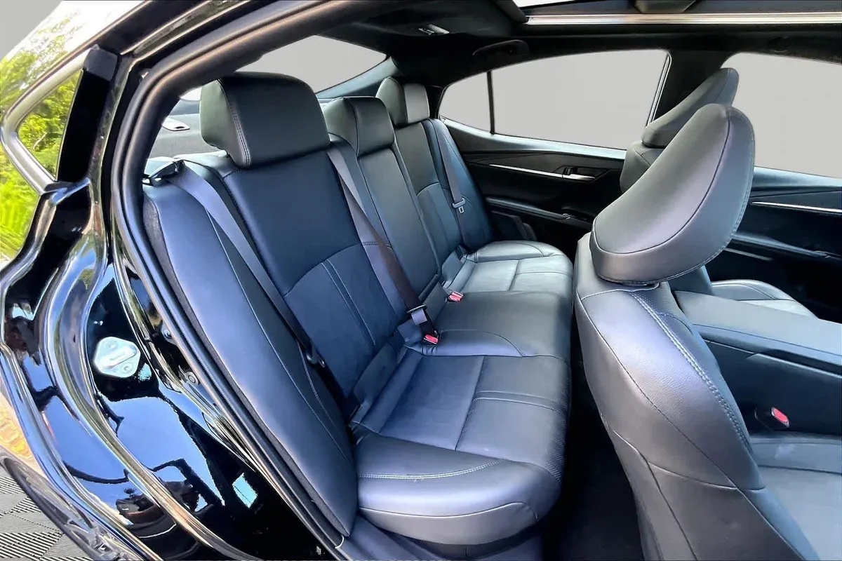 2025 Toyota Camry XSE thumbnail 20