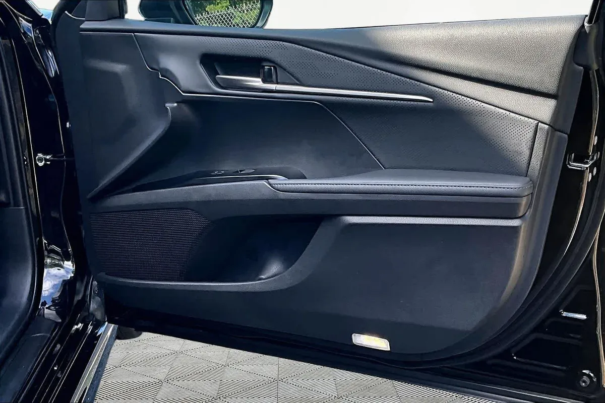 2025 Toyota Camry XSE thumbnail 23
