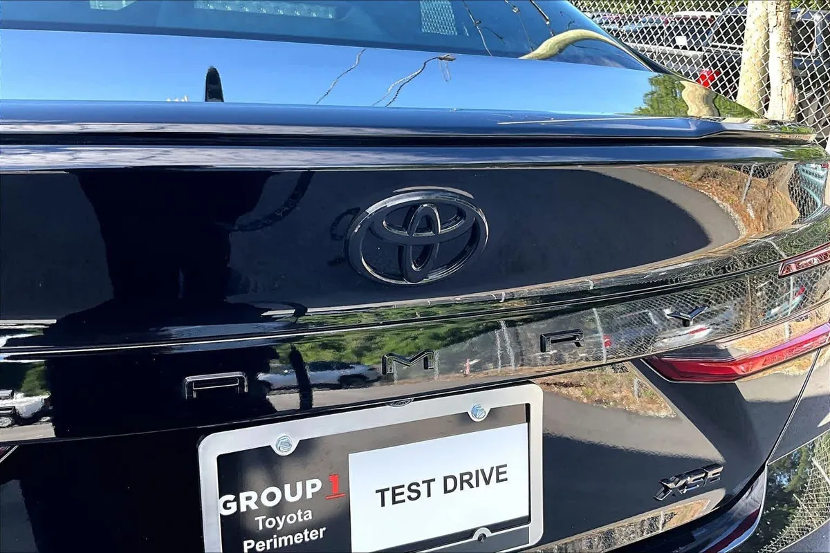 2025 Toyota Camry XSE thumbnail 31