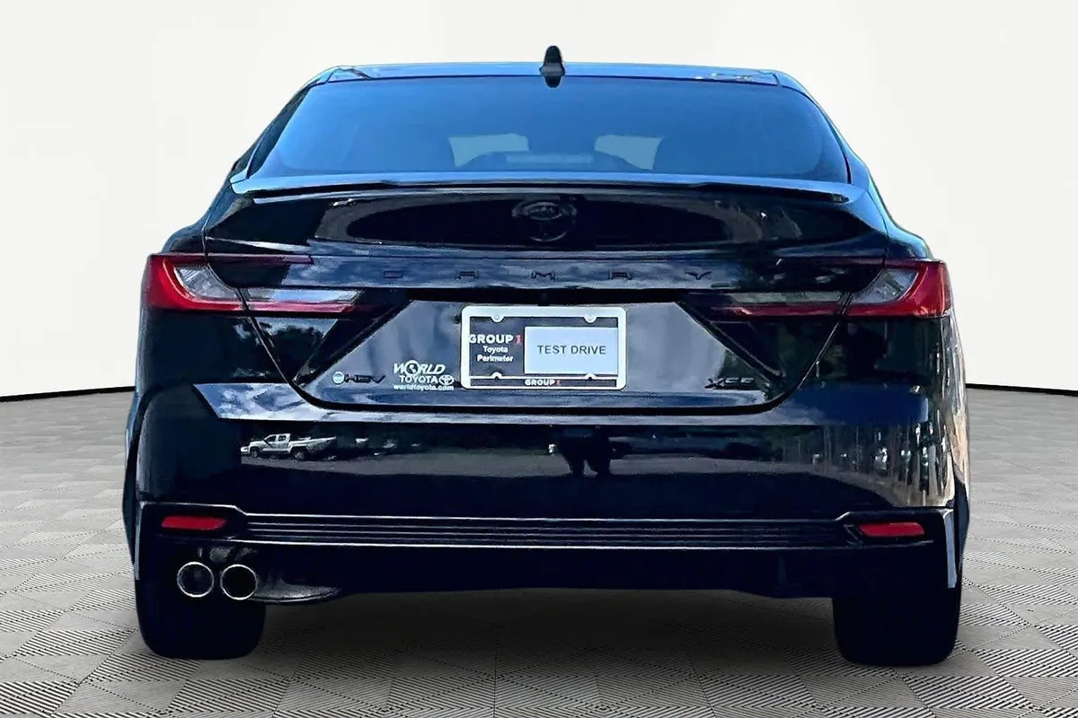 2025 Toyota Camry XSE thumbnail 5
