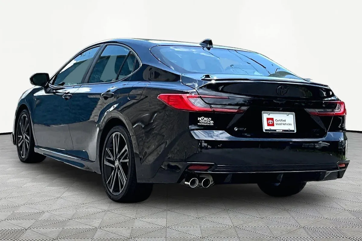 2025 Toyota Camry XSE thumbnail 12
