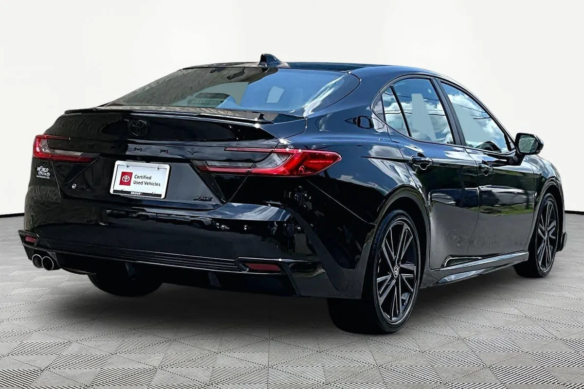 2025 Toyota Camry XSE thumbnail 13