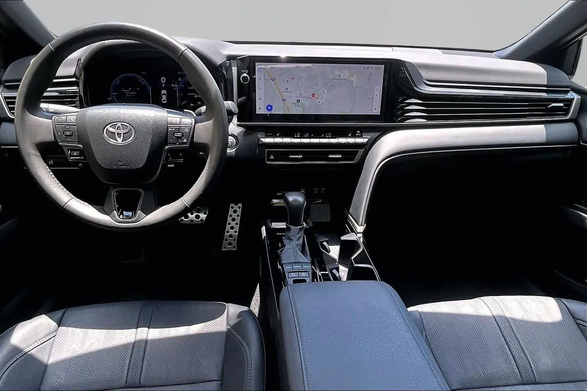 2025 Toyota Camry XSE thumbnail 16