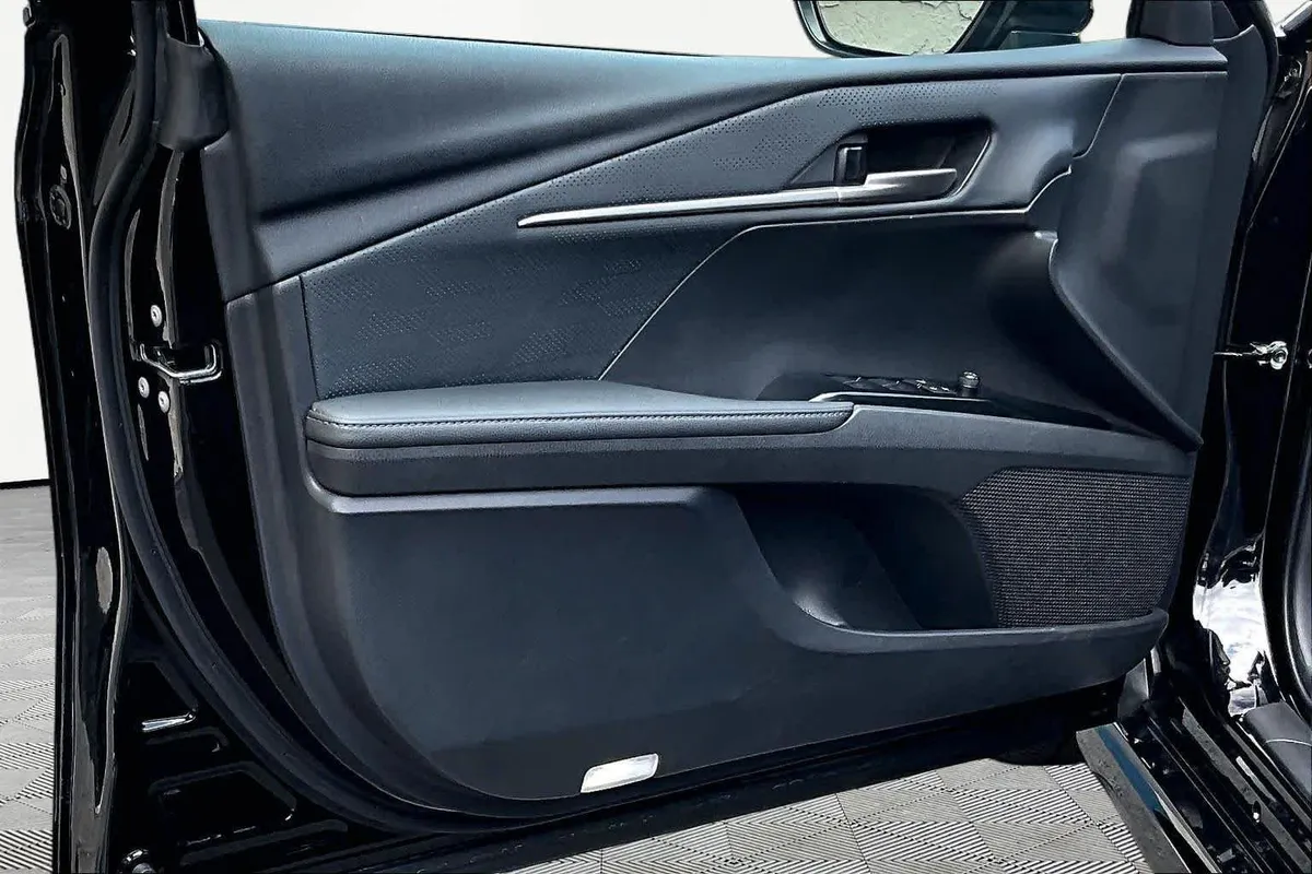 2025 Toyota Camry XSE thumbnail 22