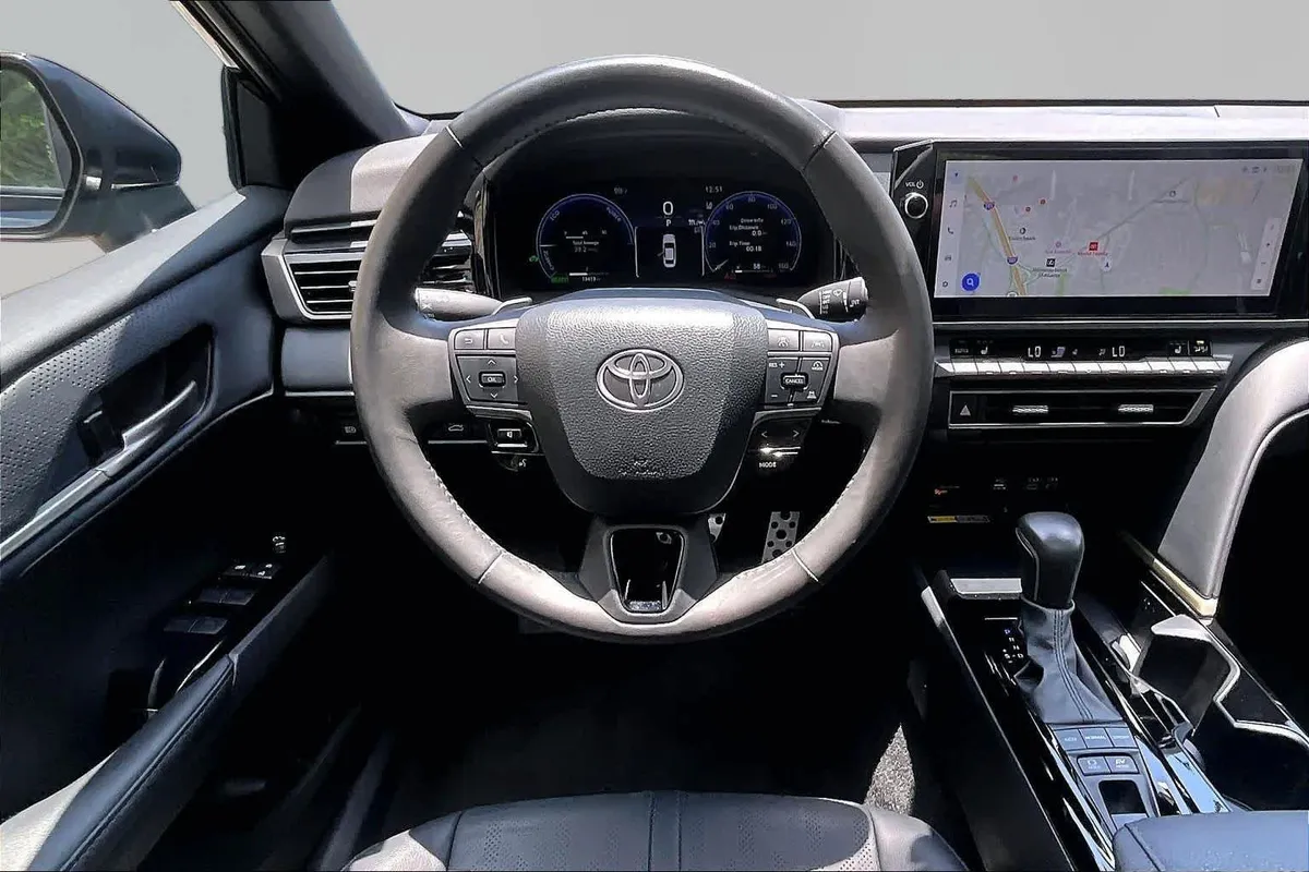 2025 Toyota Camry XSE thumbnail 6