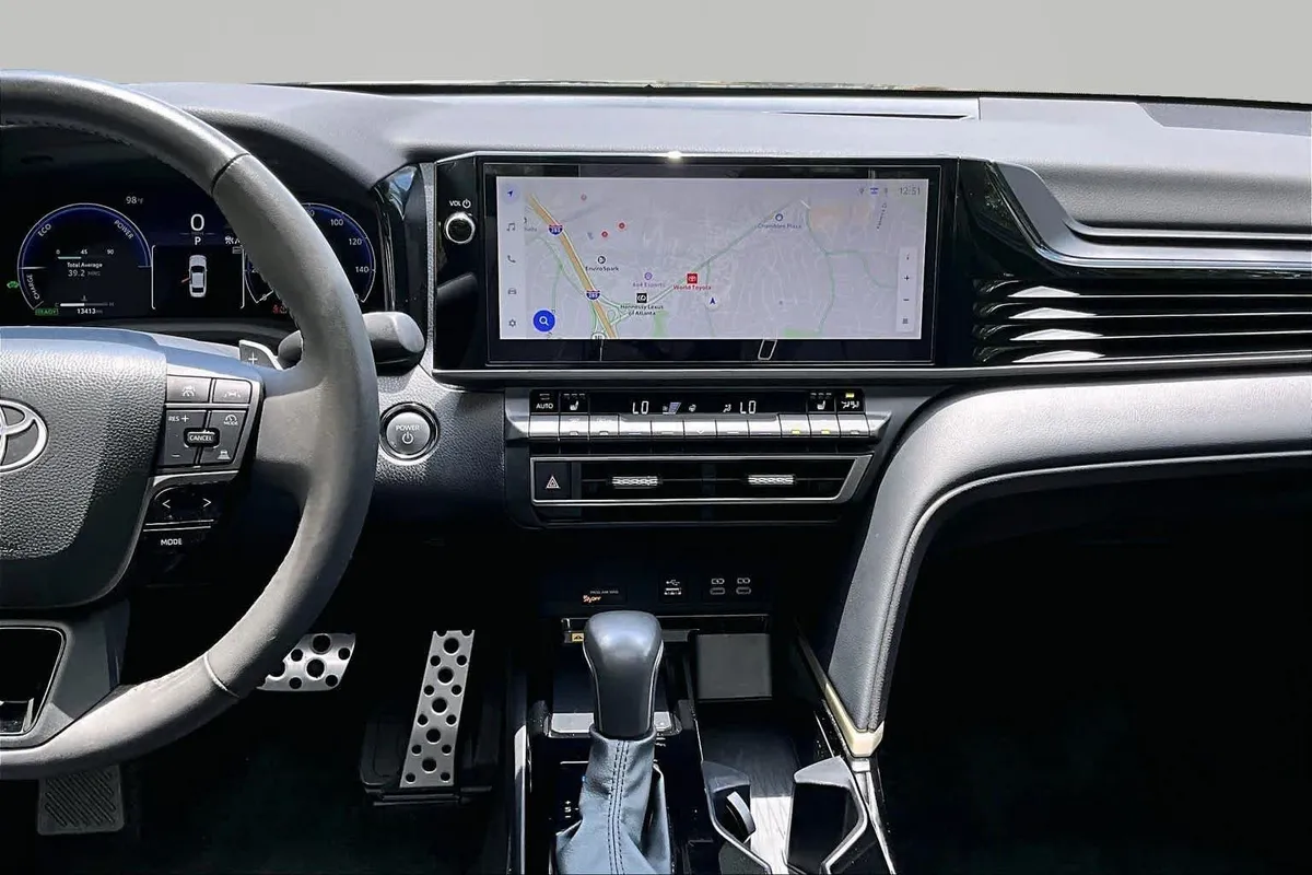 2025 Toyota Camry XSE thumbnail 7