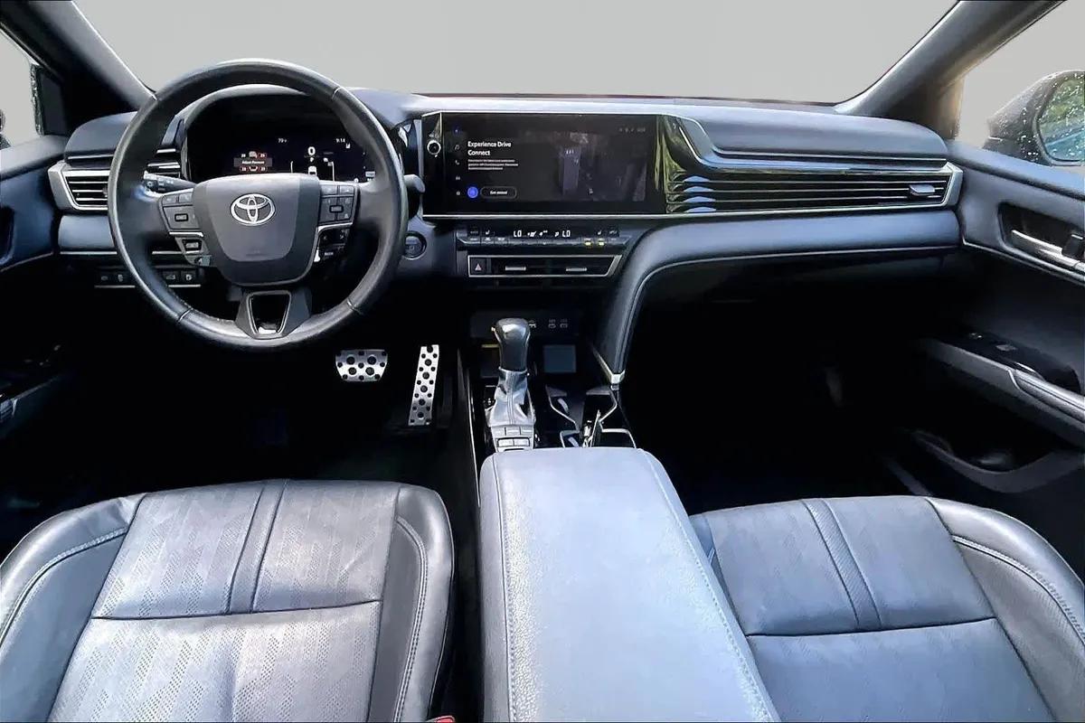 2025 Toyota Camry XSE thumbnail 16
