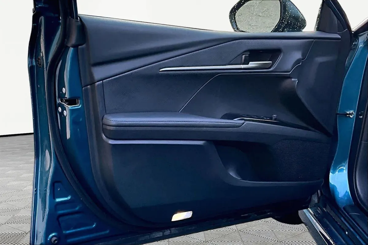 2025 Toyota Camry XSE thumbnail 22