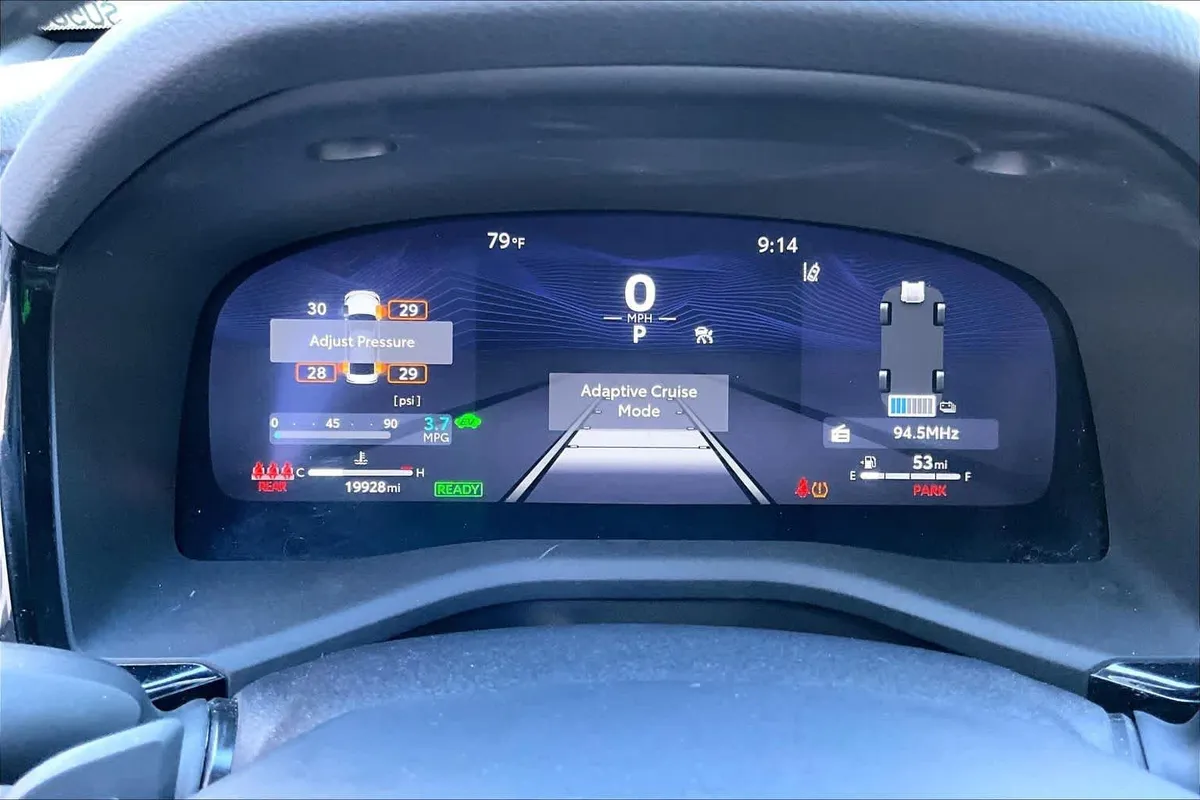2025 Toyota Camry XSE thumbnail 26