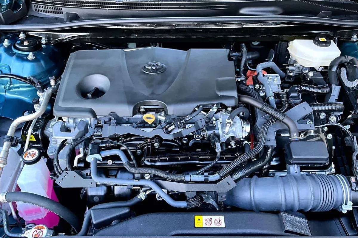 2025 Toyota Camry XSE thumbnail 32
