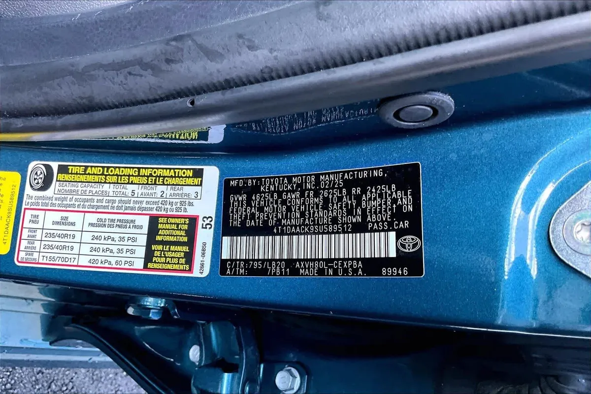 2025 Toyota Camry XSE thumbnail 34