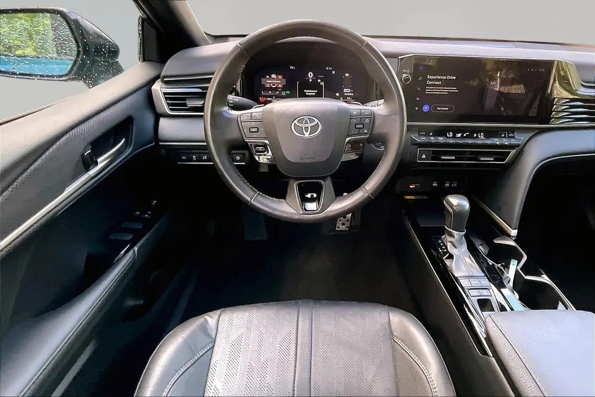 2025 Toyota Camry XSE thumbnail 6