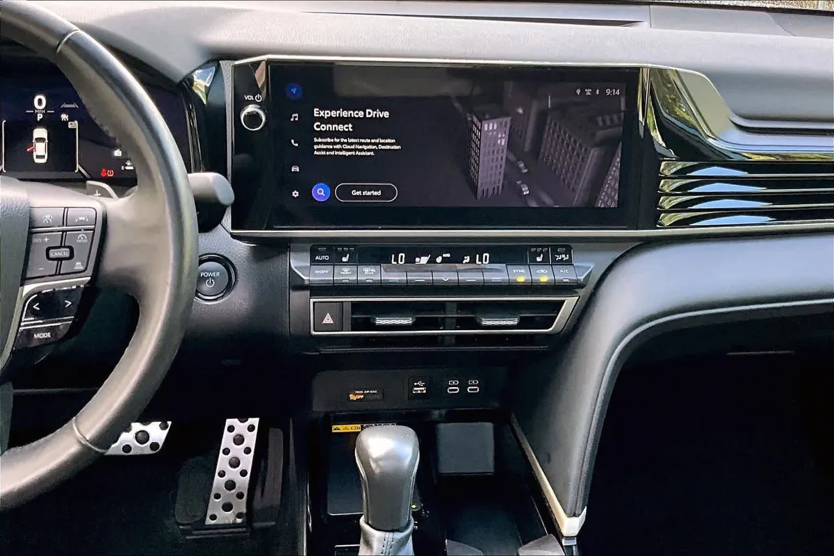 2025 Toyota Camry XSE thumbnail 7