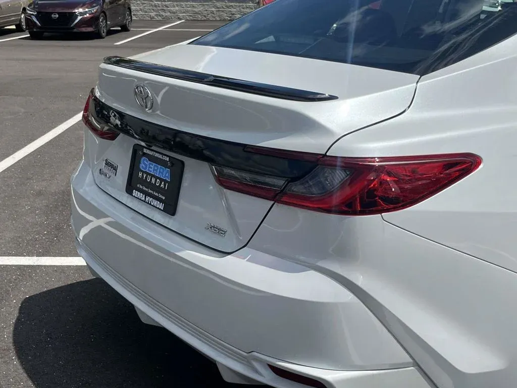 2025 Toyota Camry XSE thumbnail 11