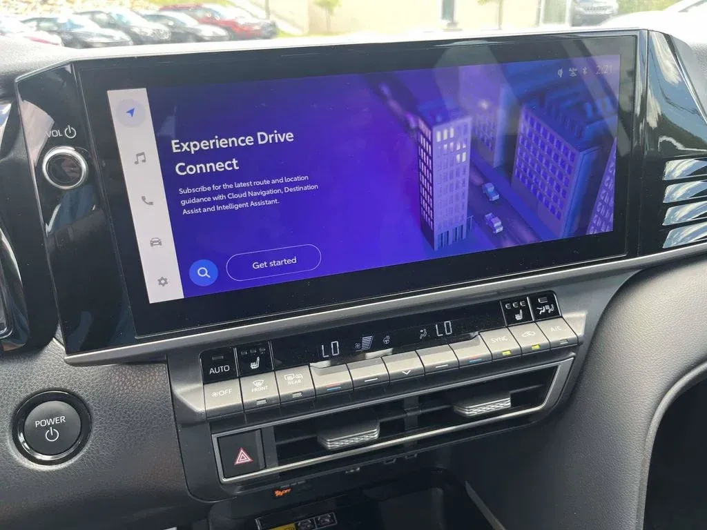 2025 Toyota Camry XSE thumbnail 23