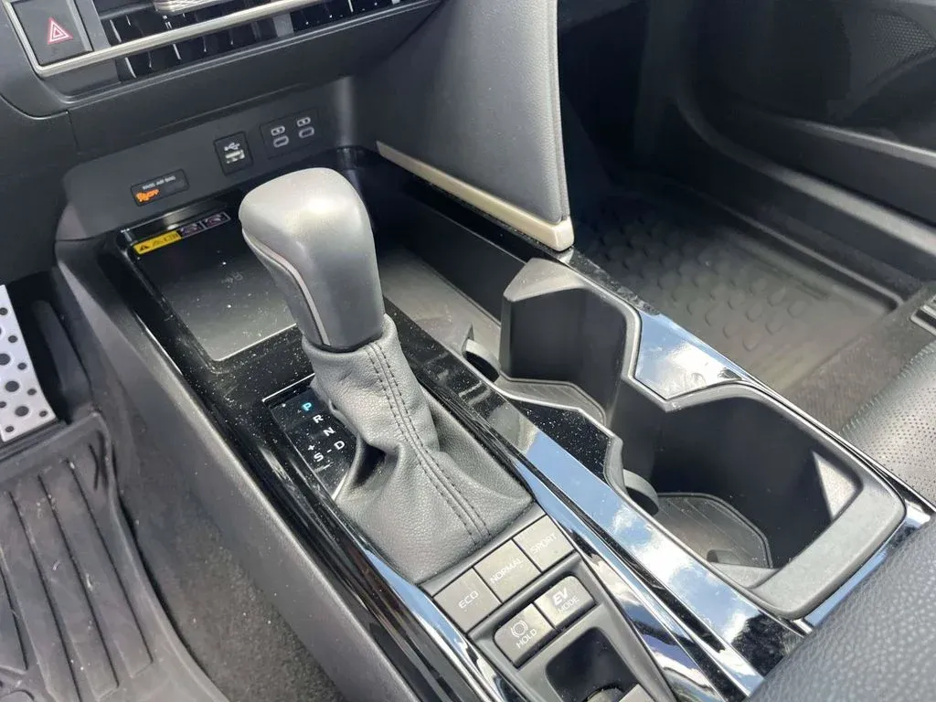 2025 Toyota Camry XSE thumbnail 25