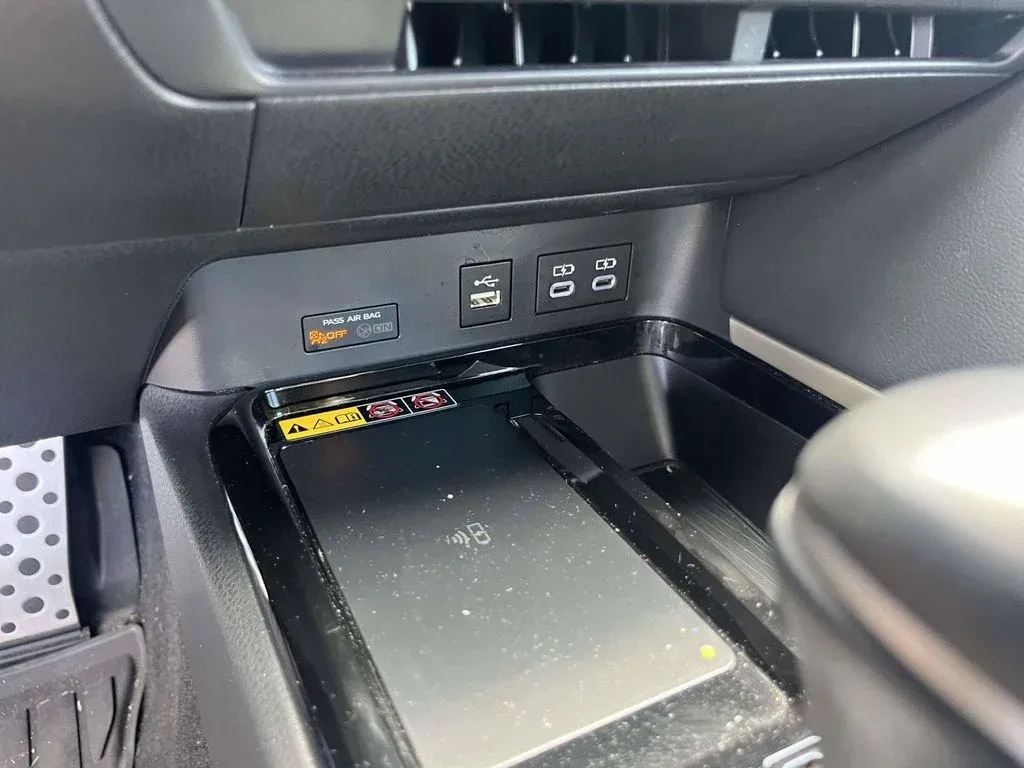 2025 Toyota Camry XSE thumbnail 26