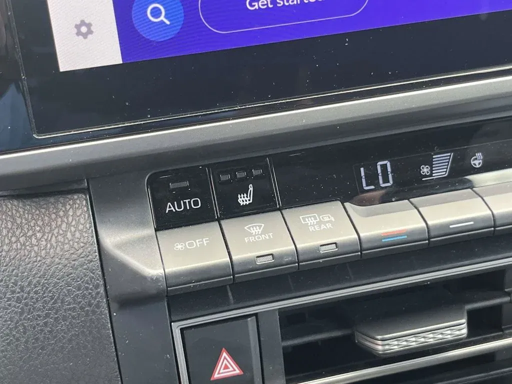 2025 Toyota Camry XSE thumbnail 27