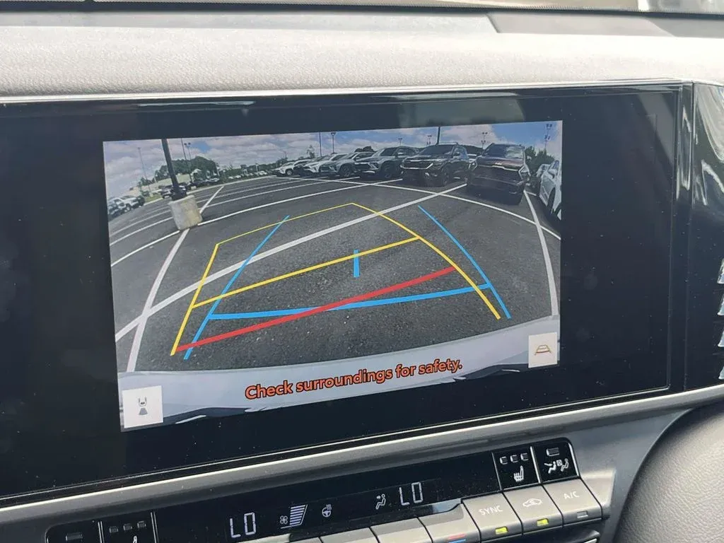2025 Toyota Camry XSE thumbnail 29