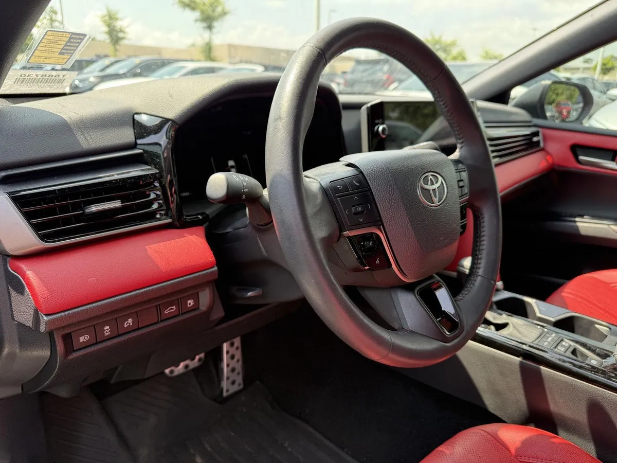 2025 Toyota Camry XSE thumbnail 11